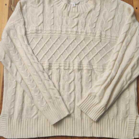 2 Cable Knit Sweaters Christmas Tree Green and Snow White - Picture 4 of 9